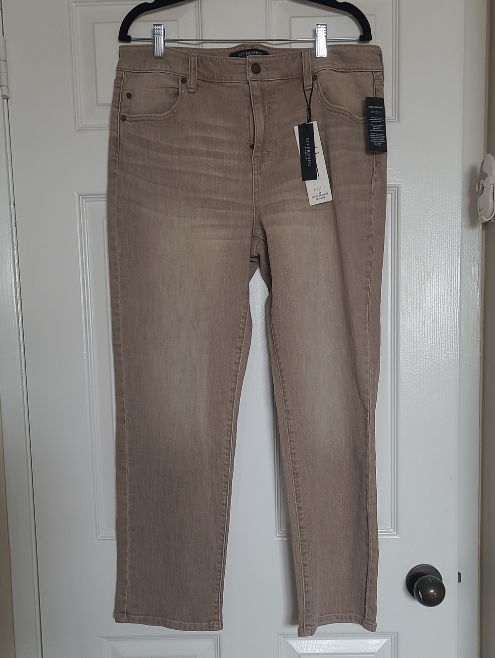 Liverpool Straight Leg Jeans in Taupe